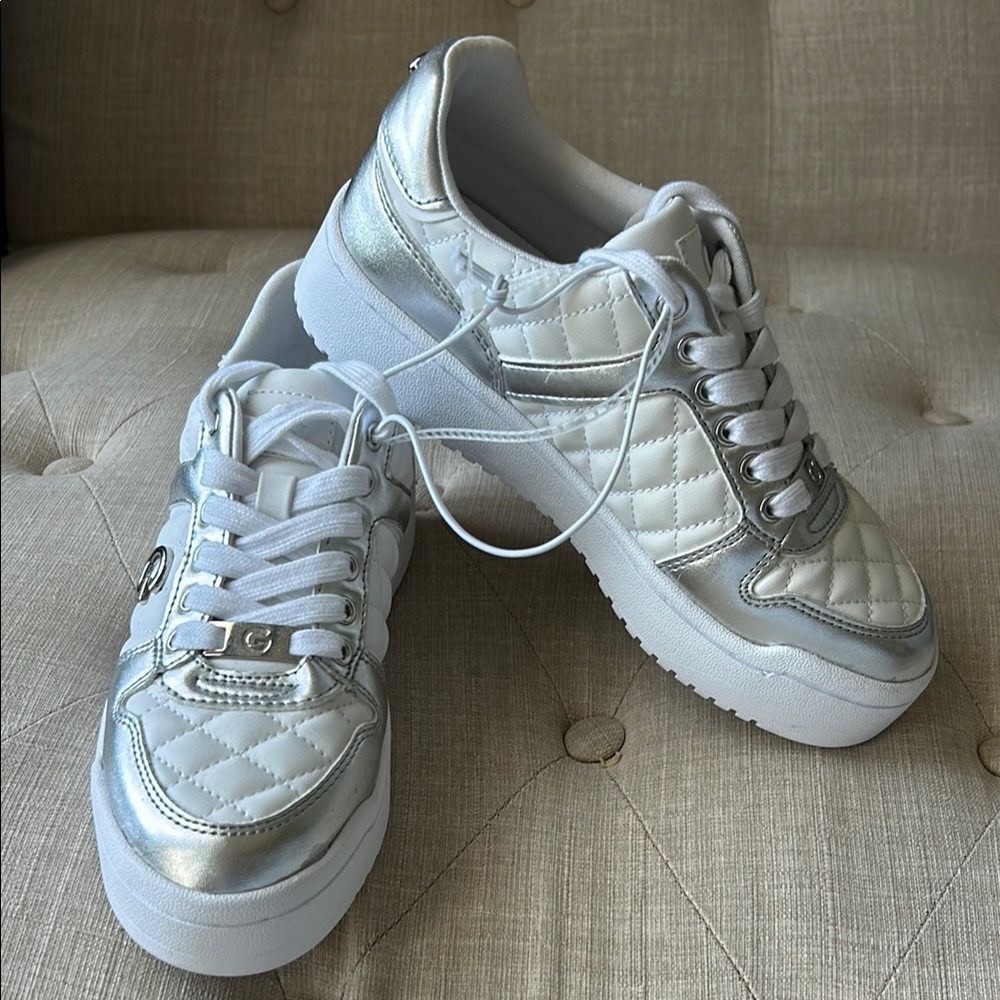 GBG Los Angeles Silver and White Quilted Sneakers Sz 6.5